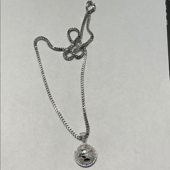 Silver world map necklace - Picture 2 of 8